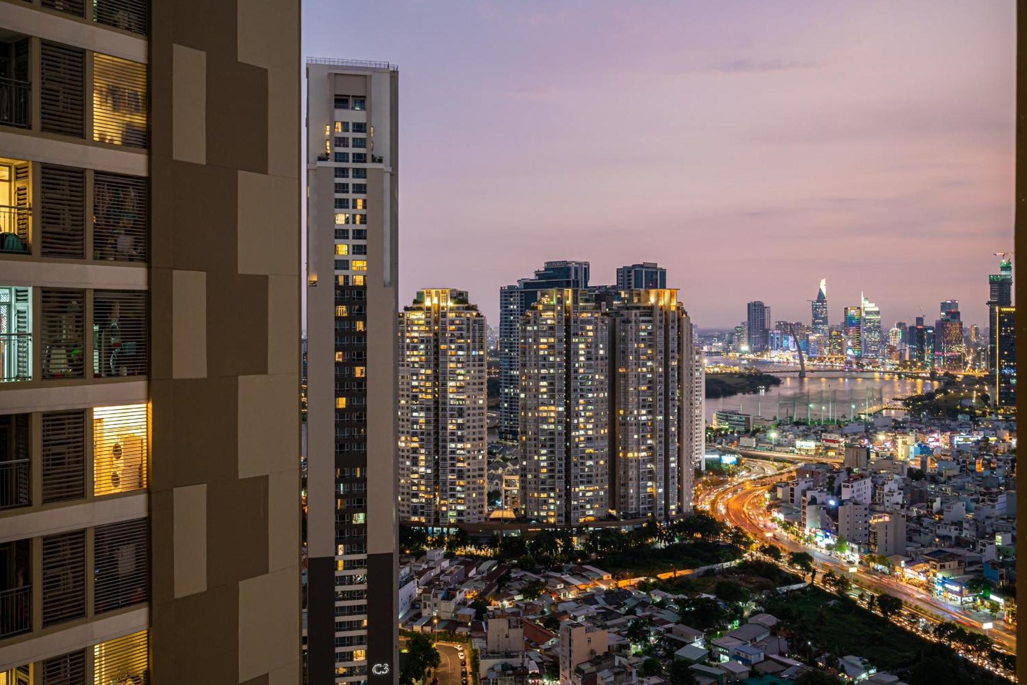 Luxury Apartment At Vinhomes Central Park Хошимін Екстер'єр фото