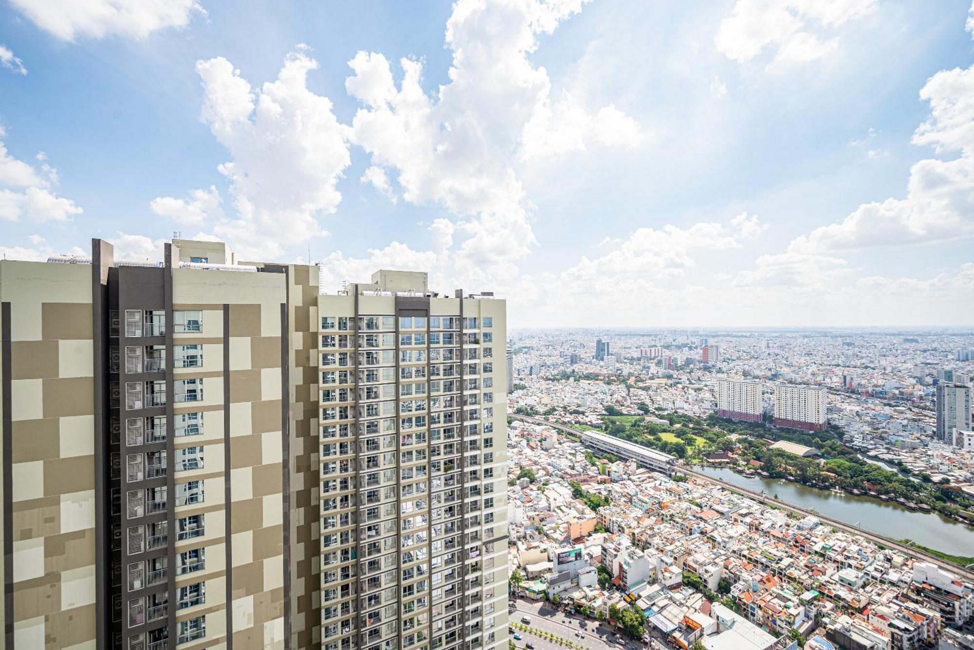 Luxury Apartment At Vinhomes Central Park Хошимін Екстер'єр фото