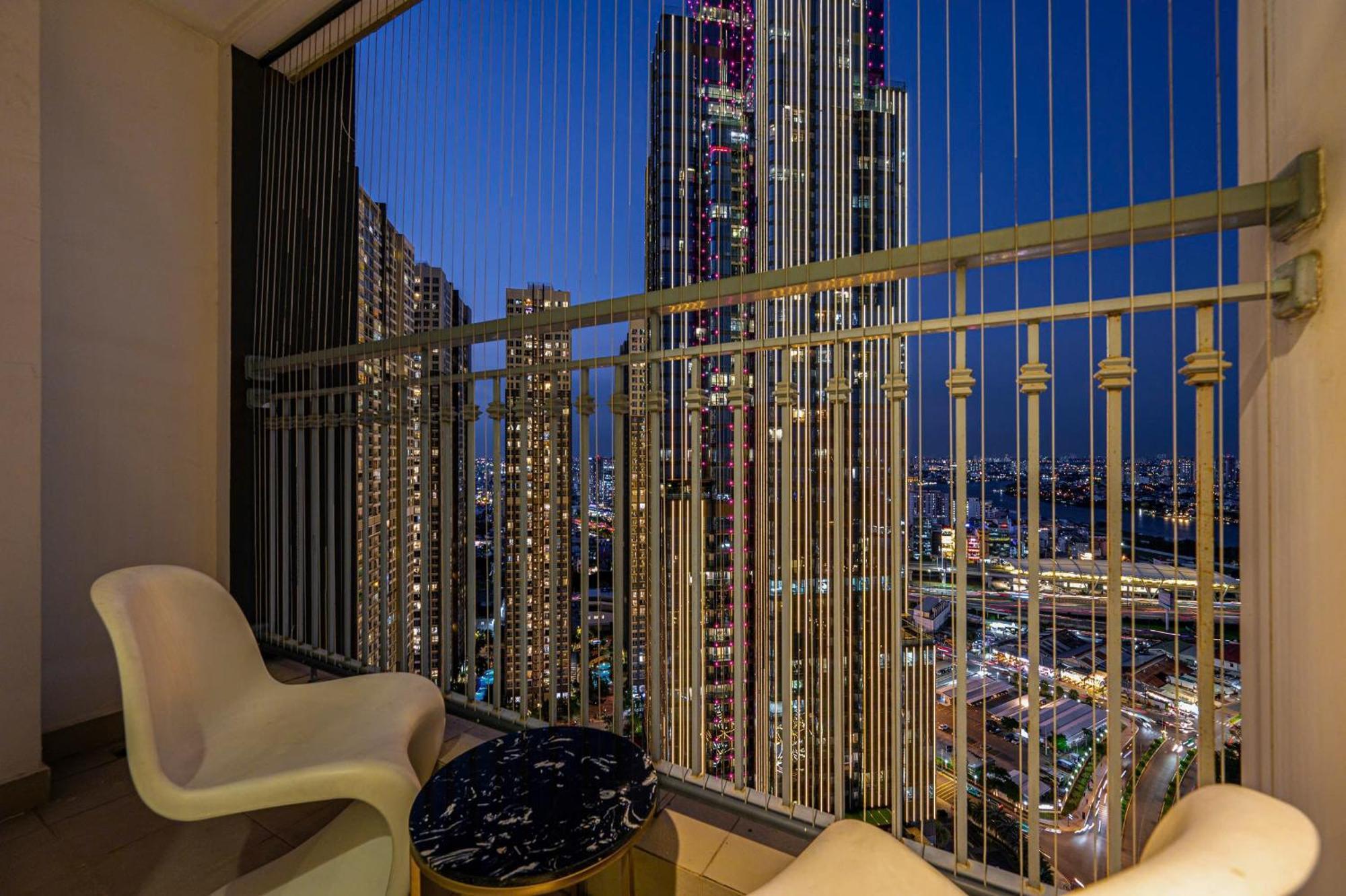 Luxury Apartment At Vinhomes Central Park Хошимін Екстер'єр фото